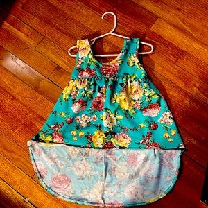 Small bundle, 2 Girls high low style floral tops